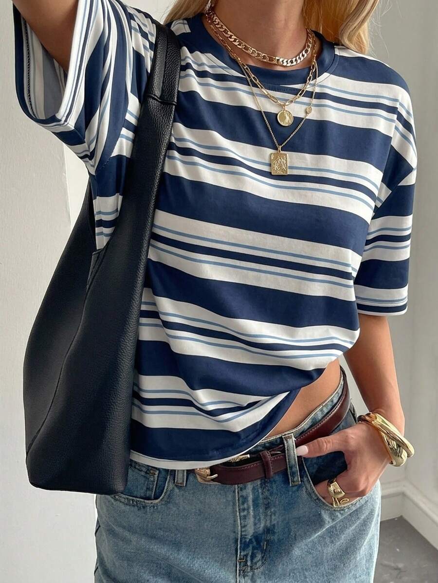loose casual round neck striped blue t-shirt