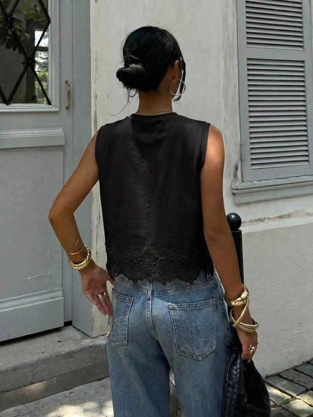 siren gaze black sleeveless lace spliced cropped tank top