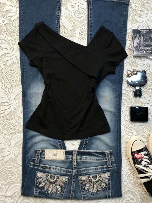 black floral embroidered slim fit short sleeve top