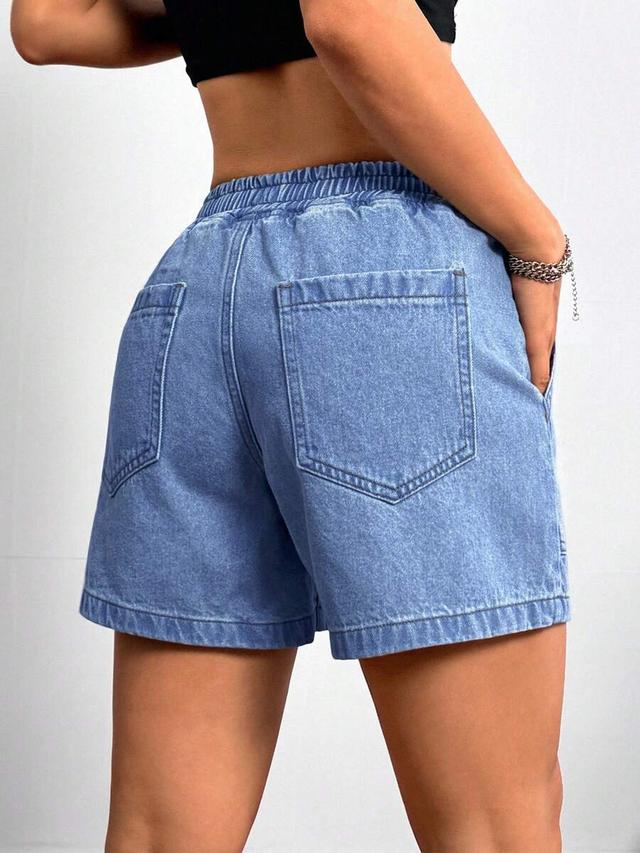 casual elastic waist light wash denim shorts