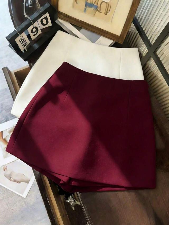 white high waist textured skort with side slit
