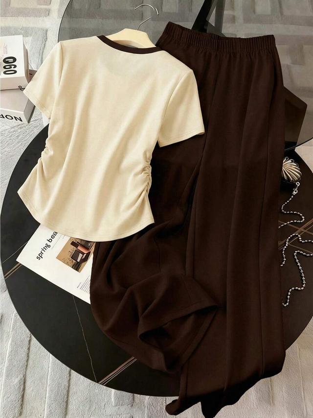 brown round neck short sleeve pleated side top