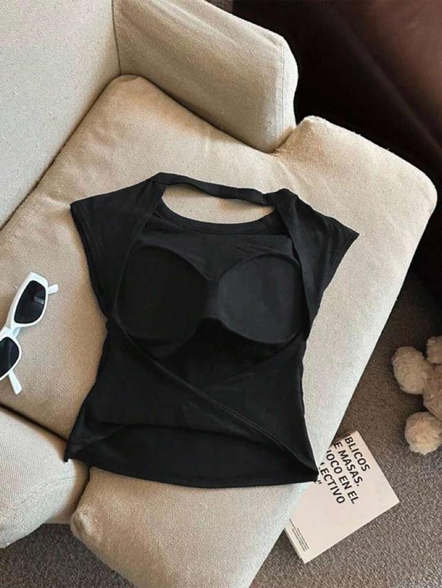 black sleeveless round neck top with integrated bustier