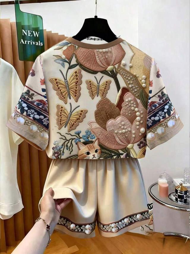 embroidered butterfly and cat print top with matching shorts
