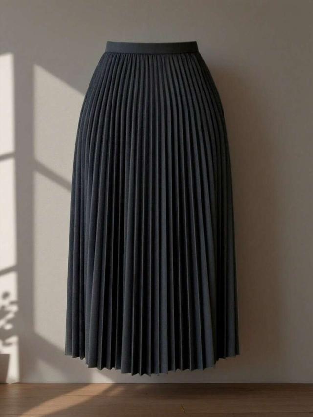 dark grey pariaura solid black pleated midi skirt