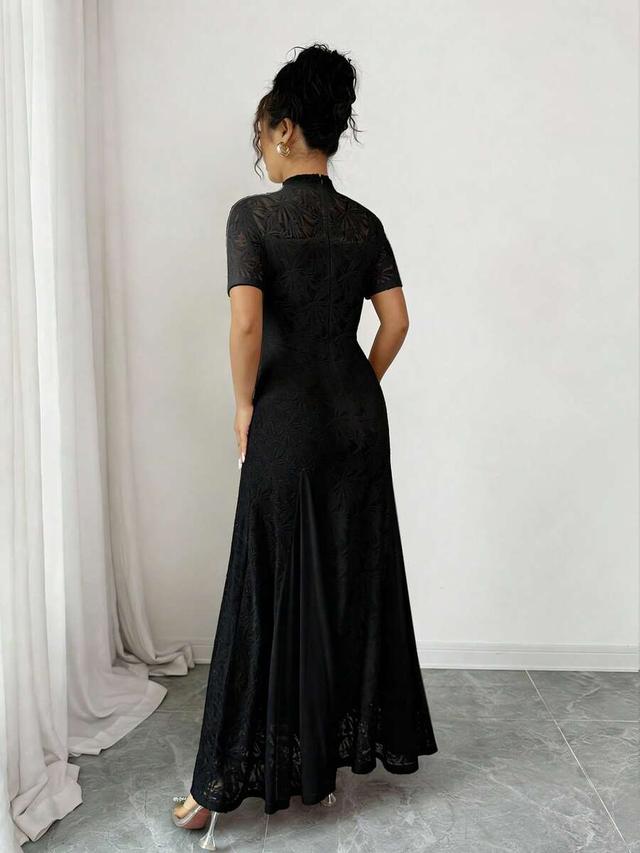 elegant black a-line maxi dress with pleated fabric