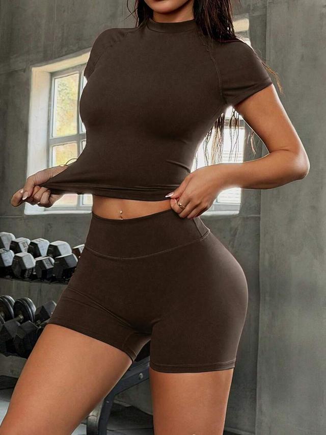 fitted round neck short sleeve top