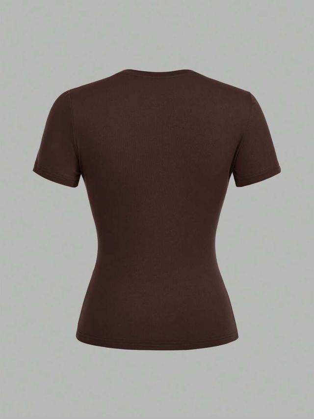 brown casual tight-fitted round neck short sleeve t-shirt