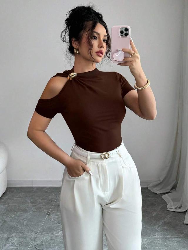 brown short sleeve metal decorated hollow out t-shirt