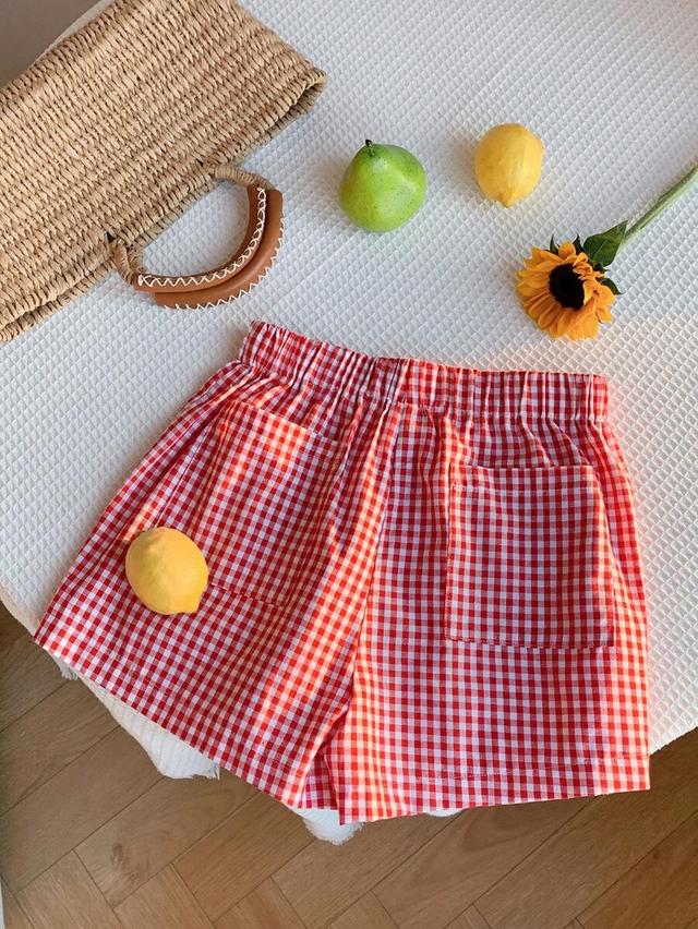 red and white plaid elastic waist casual shorts