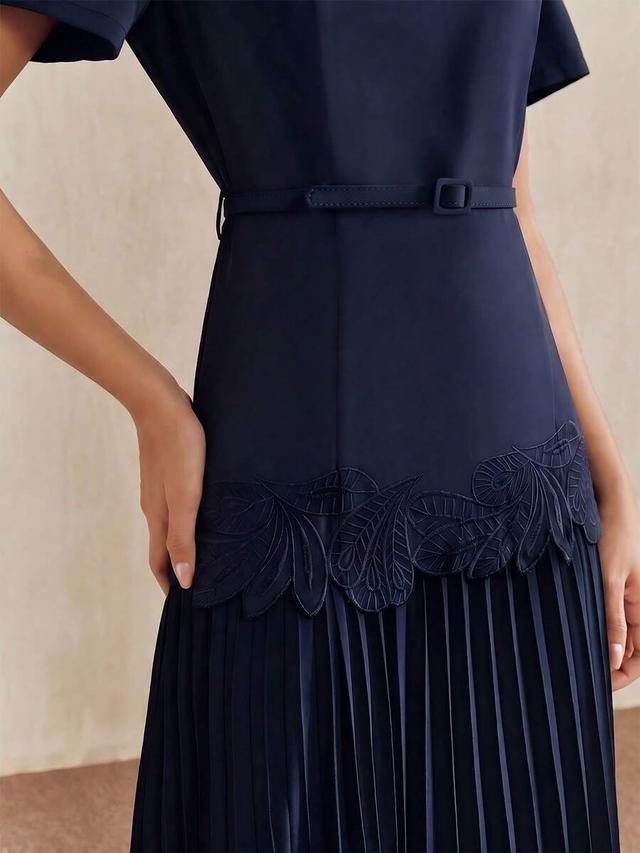elegant navy blue round neck pleated hem dress