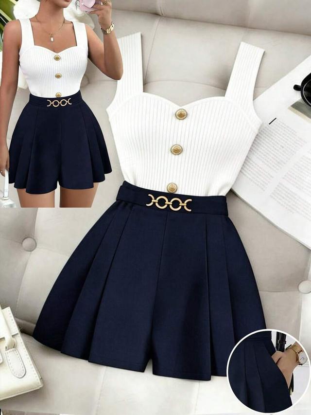 navy blue woven pleated a-line shorts with chain detail