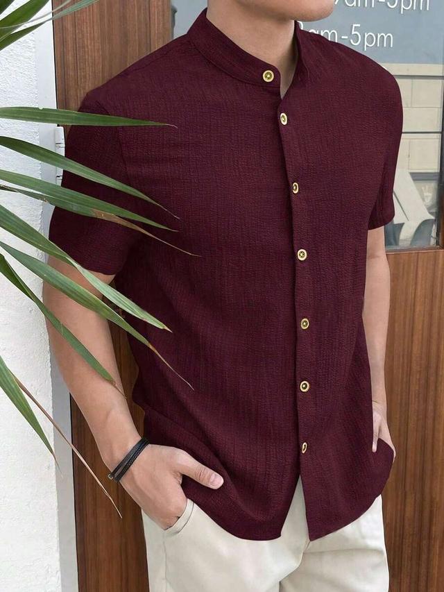 burgundy textured short sleeve mandarin collar shirt