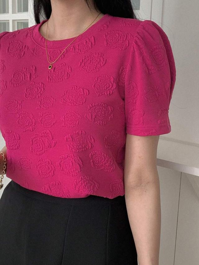 dazy women's hot pink floral textured puff sleeve top