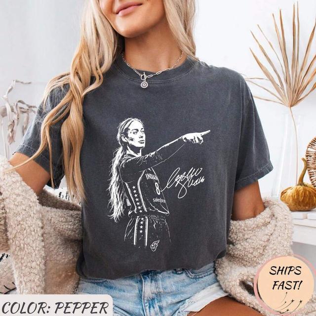pepper sophie cunningham point signature basketball graphic t-shirt