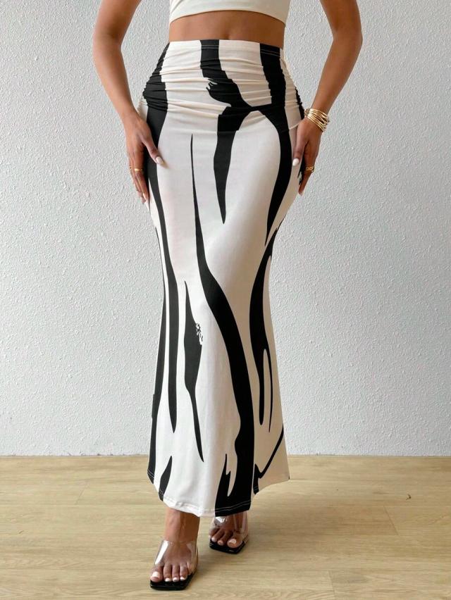 printed black and white ruched maxi skirt