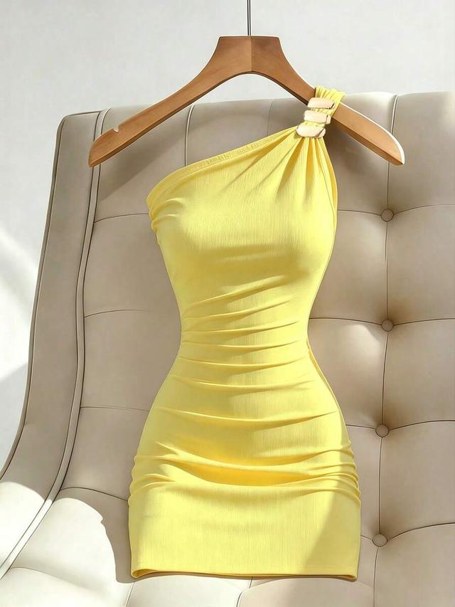 yellow asymmetrical shoulder bodycon mini dress