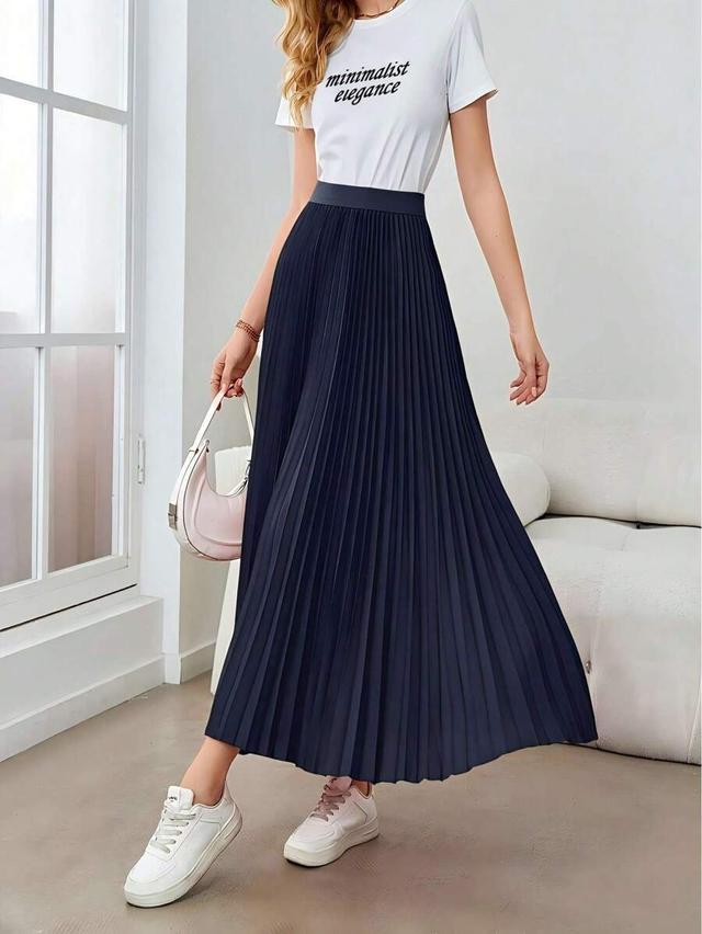 women's minimalist elegant versatile navy pleated skirt