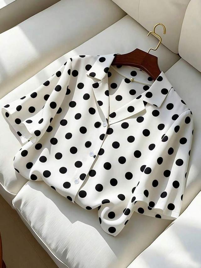 polka dot collared short sleeve casual shirt