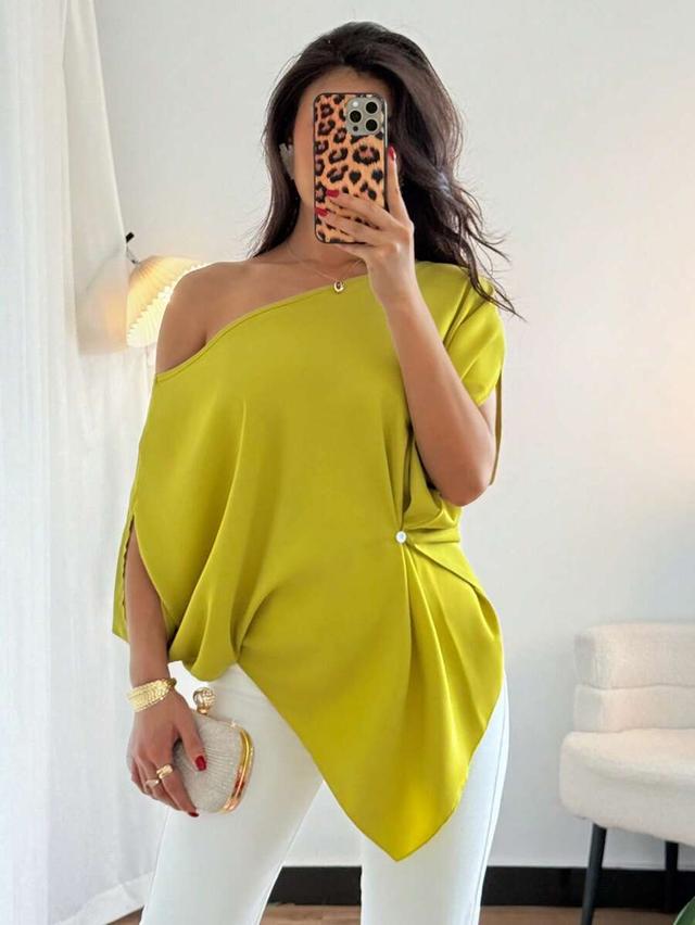 light green oblique shoulder asymmetric waist pleat top