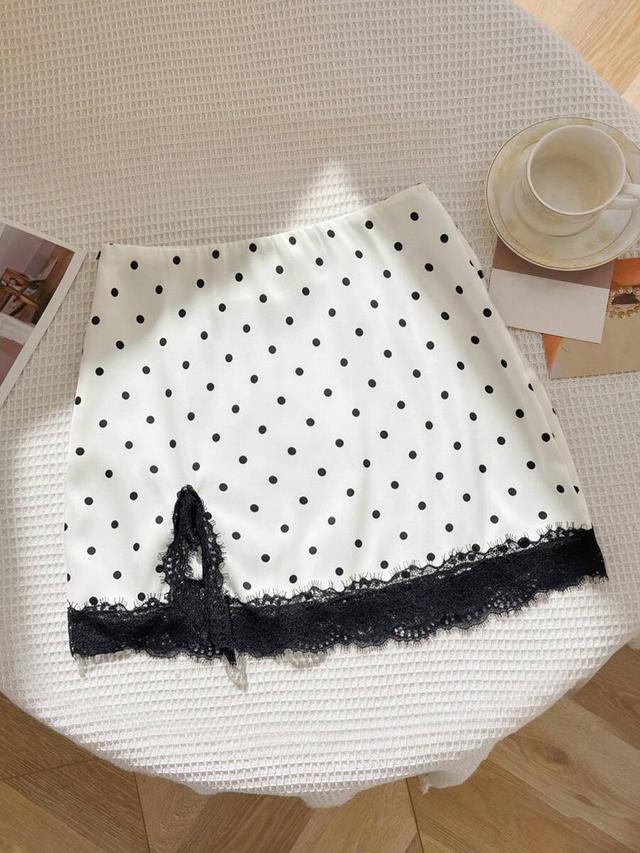 polka dot mini skirt with black lace hem