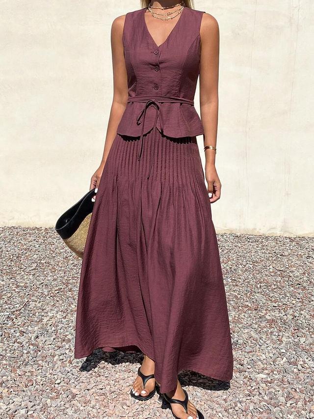 maroon sleeveless v-neck waist tie pleated skirt set