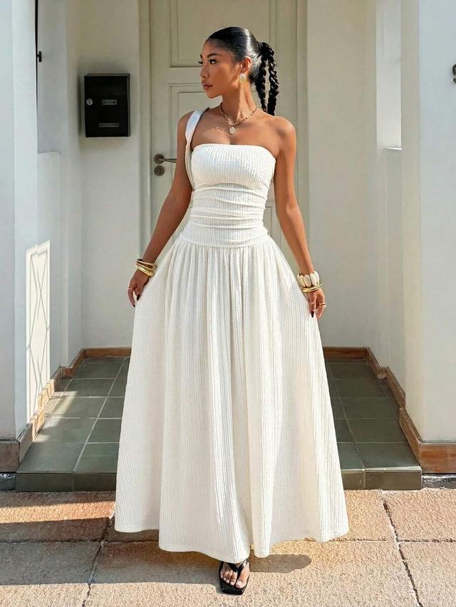elegant white textured knit strapless maxi dress