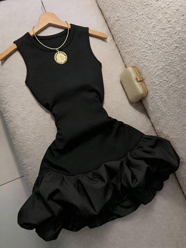 black color block puff hem knit dress