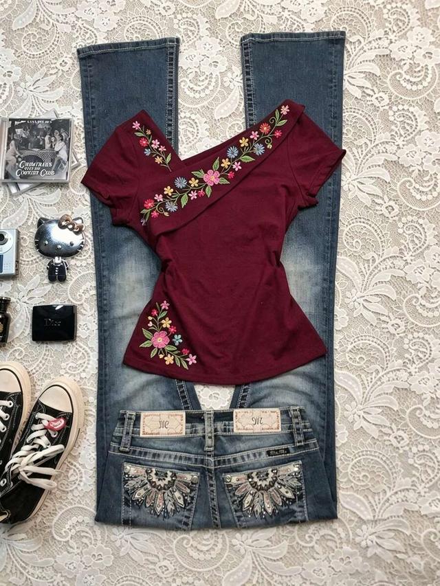 burgundy floral embroidered slim fit short sleeve top