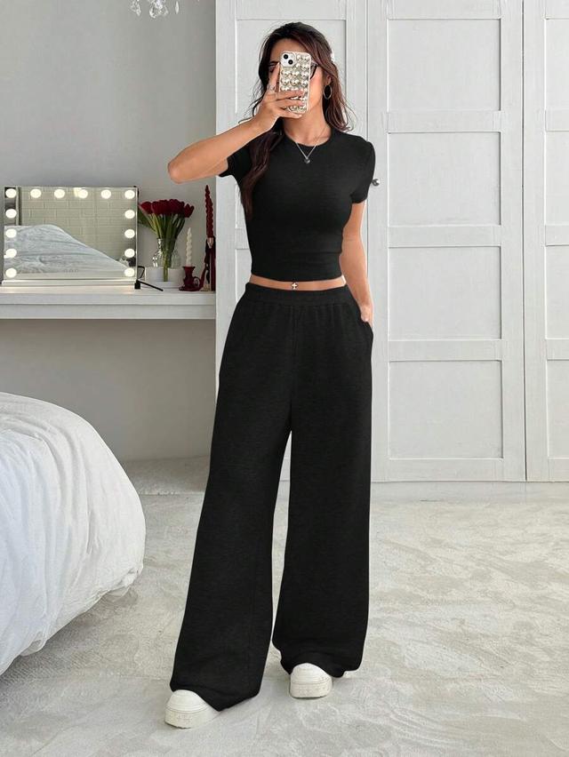 loose black casual sweatpants