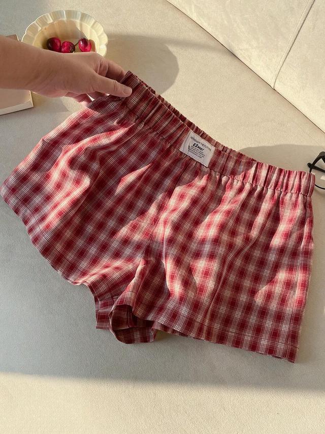 red plaid woven elastic waist casual shorts