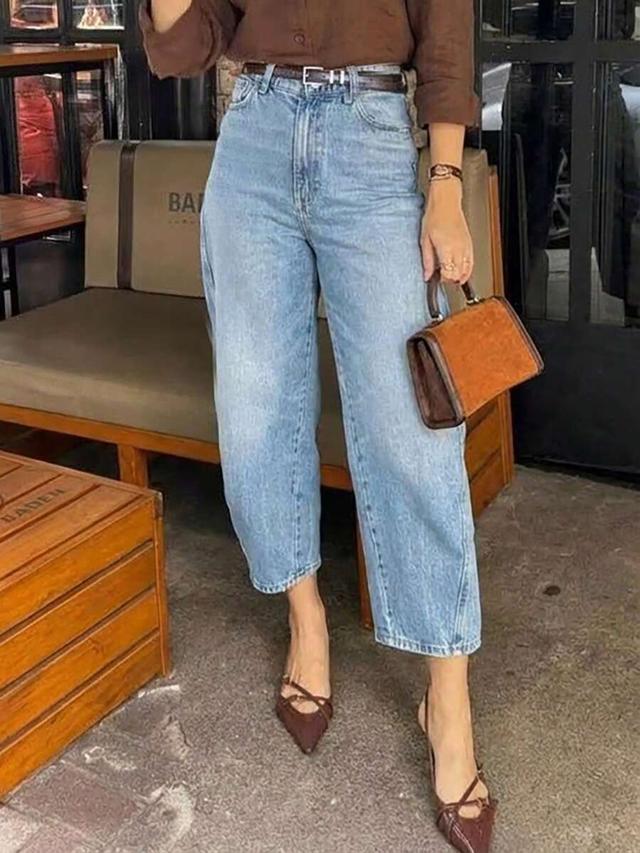women's ankle-length straight leg light wash jeans