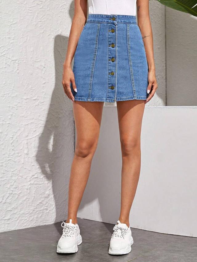 medium wash denim button-front mini skirt