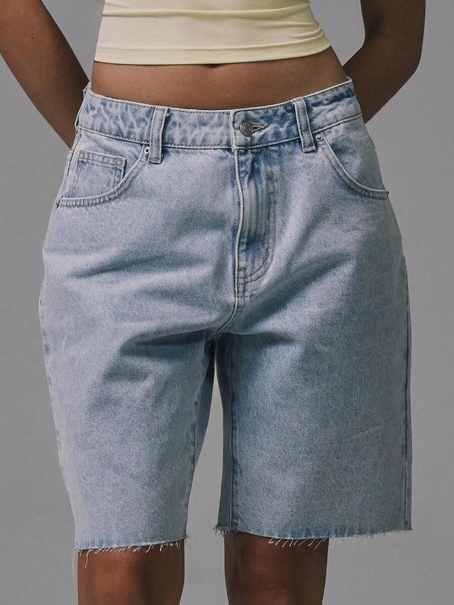 light wash denim raw hem shorts