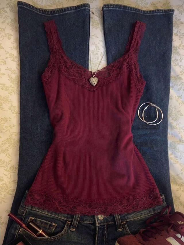 burgundy ribbed camisole with contrast lace trim