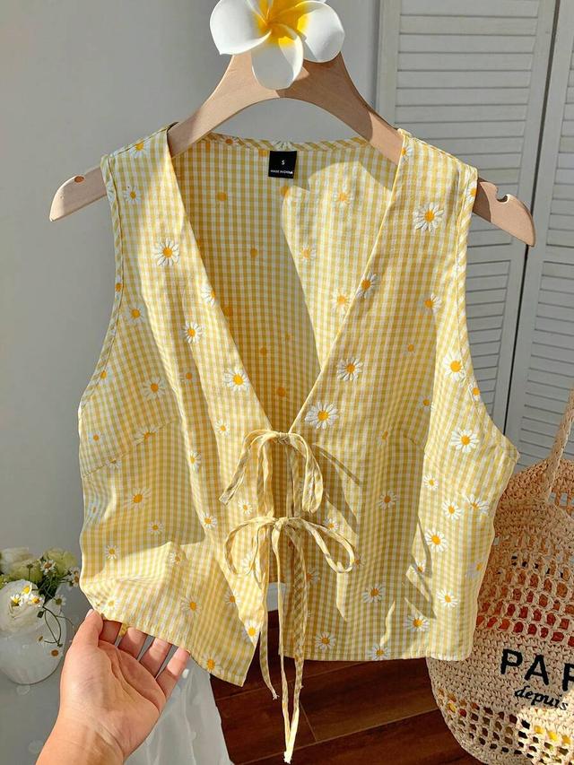 yellow gingham daisy print tie front sleeveless blouse