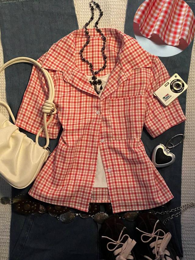 casual vintage red and white plaid short-sleeved shirt