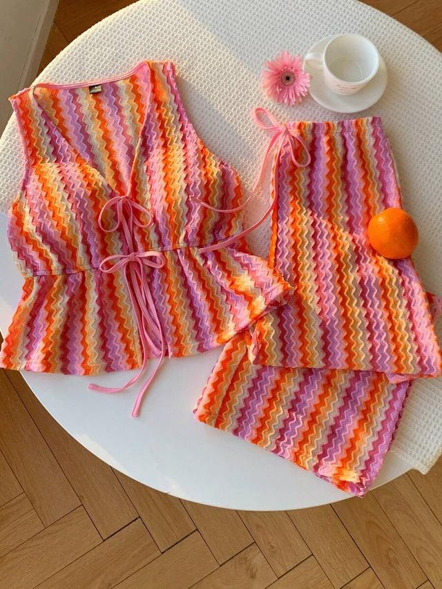 pink and orange wavy texture camisole and trousers set