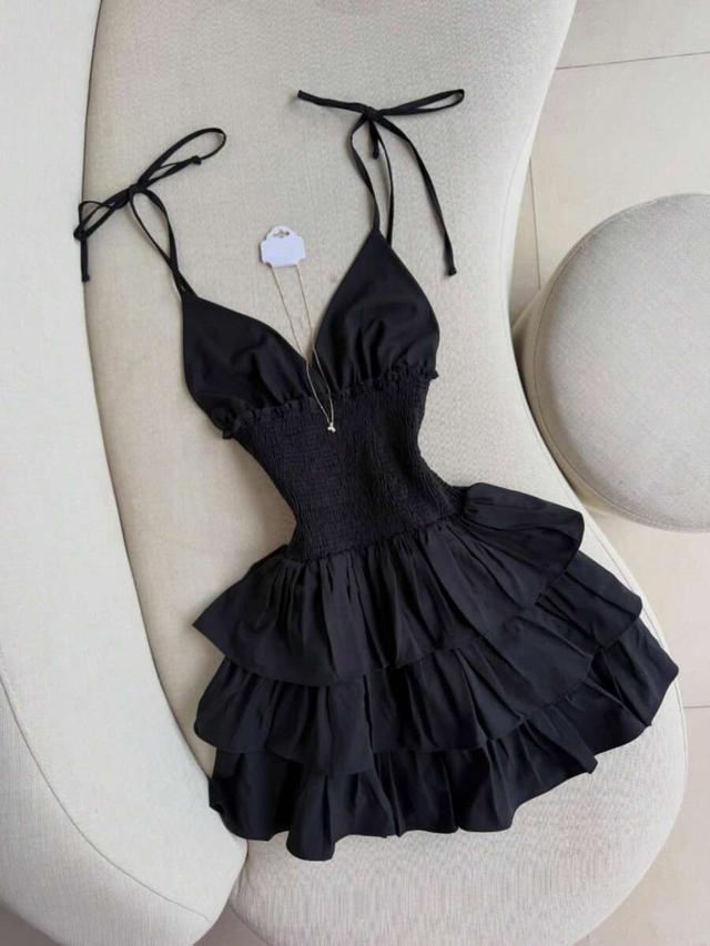 black spaghetti strap layered cake cocktail dress