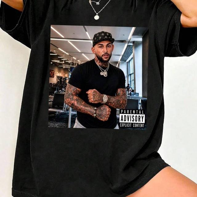 black cotton crew neck graphic t-shirt