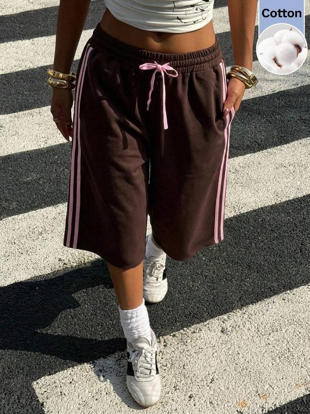 brown and pink sporty knitted knee length shorts