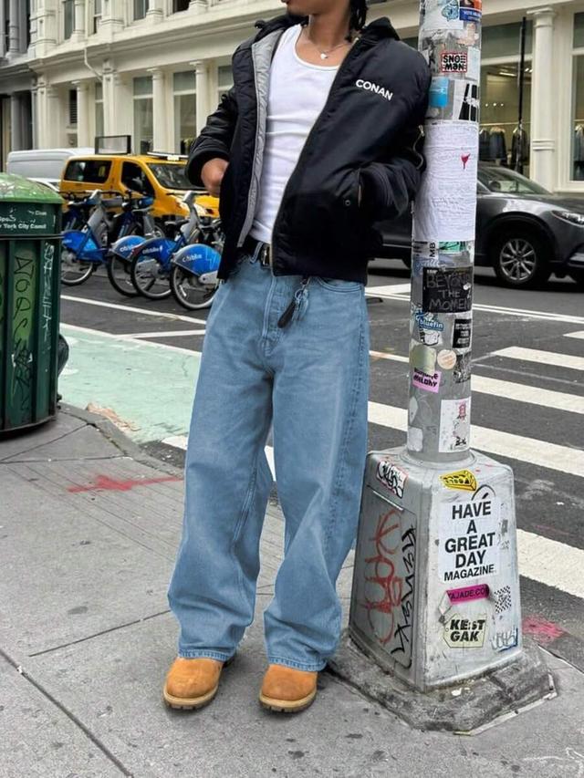 men's light blue washed loose fit straight leg jeans