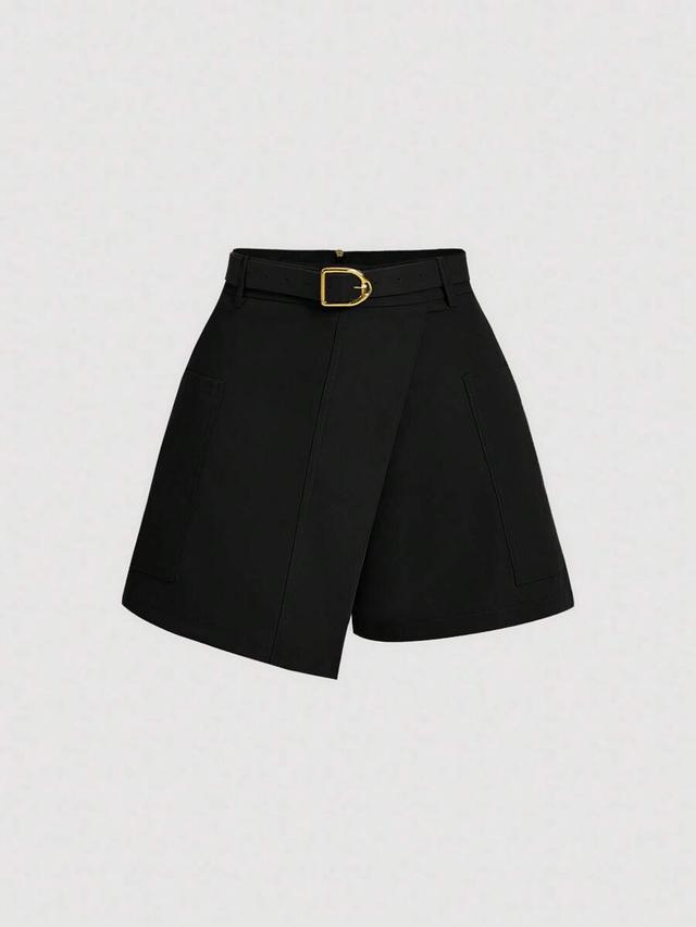 elegant black shorts with front strap and belt