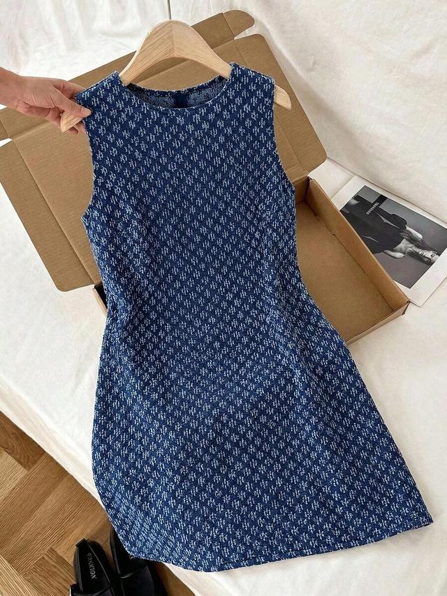 sleeveless blue textured jacquard shift dress