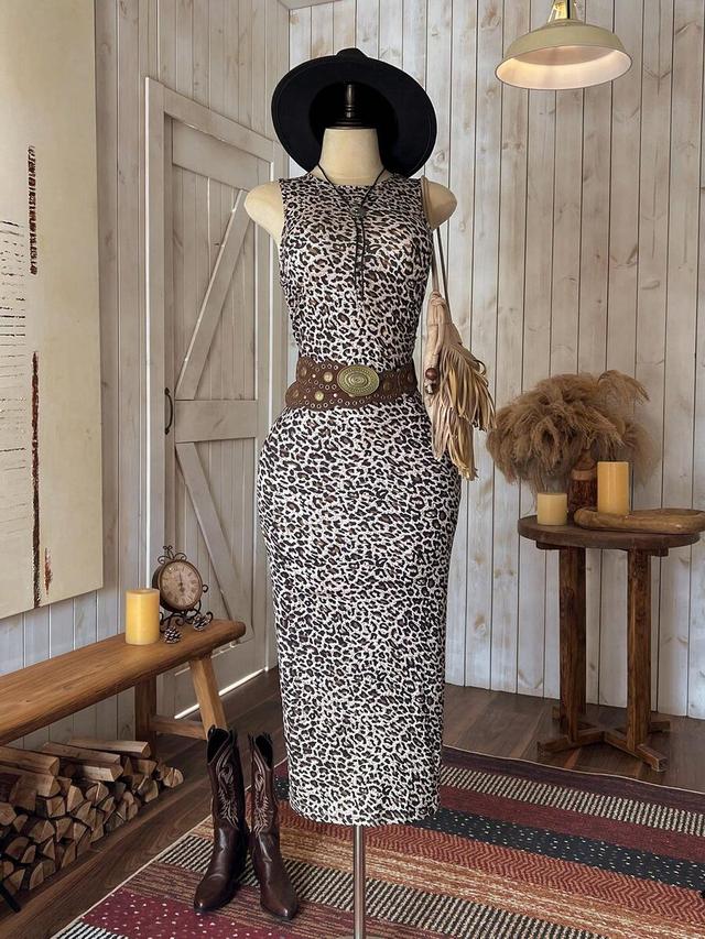 leopard print sleeveless bodycon midi dress