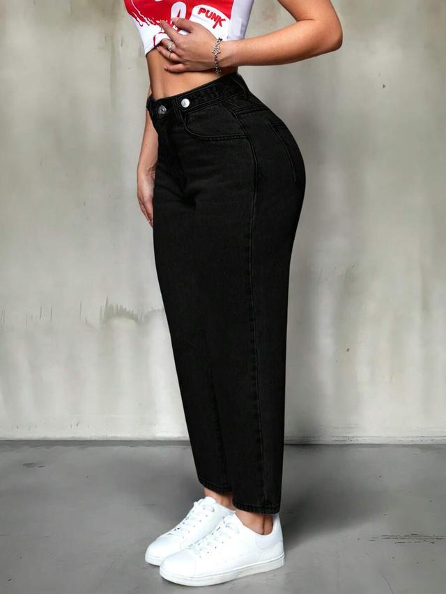 black high-waisted casual denim jeans