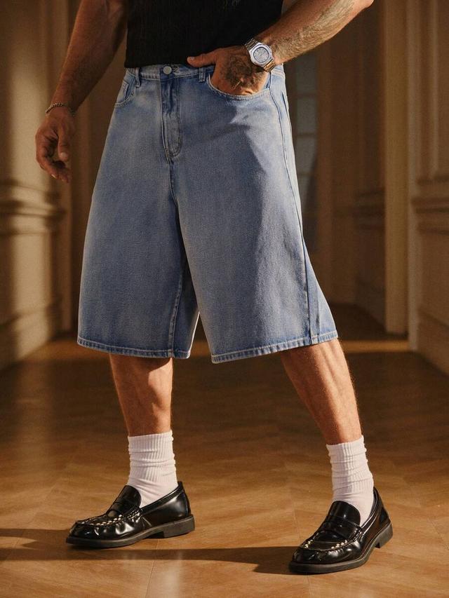 light wash denim knee length streetwear shorts
