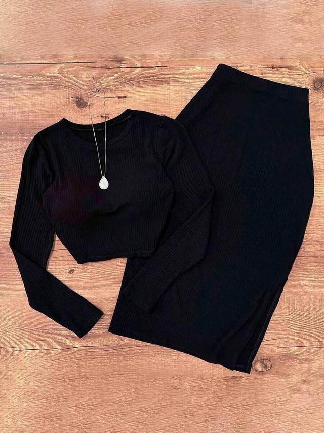 black ribbed long sleeve crop top and midi skirt