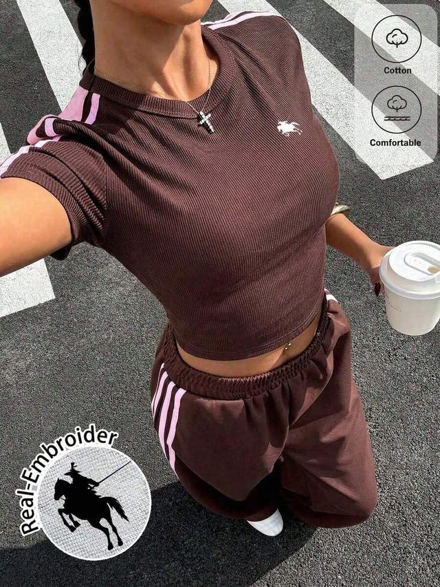 brown and pink striped horse embroidery crop t-shirt