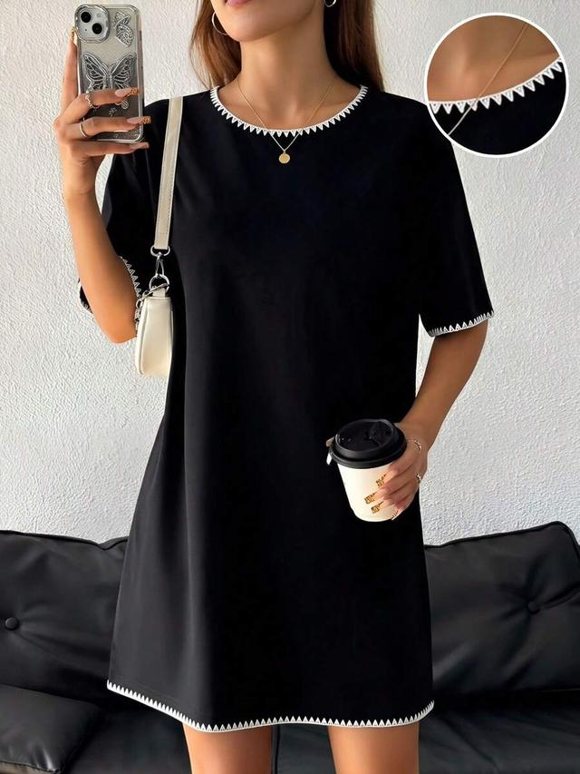 black round neck short sleeve mini dress with trim